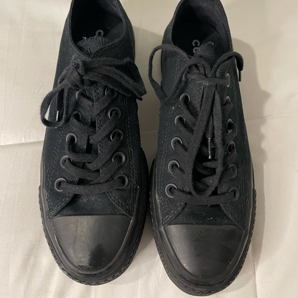 Black converse with high platform